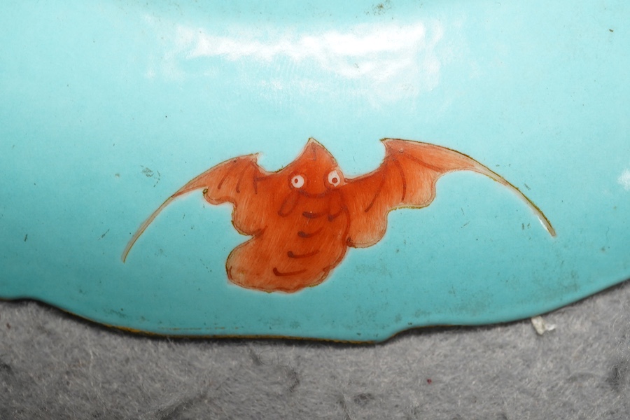 A fine Chinese famille rose ‘Romance of the Western Chamber’ dish, Jiaqing-Daoguang period